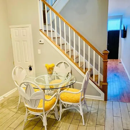Upscale 2Bd/1.5Ba Townhome Mins To Jhh & Downtown Baltimore Exterior photo