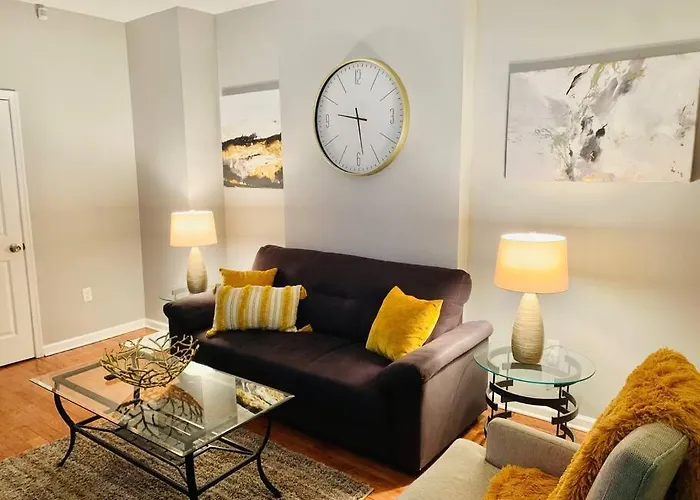 Upscale 2Bd/1.5Ba Townhome Mins To Jhh & Downtown