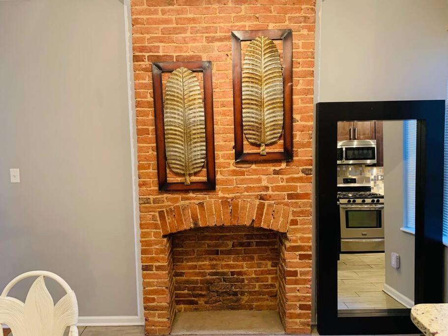 Upscale 2bd/1.5ba Townhome Mins To Jhh & Downtown Apartment