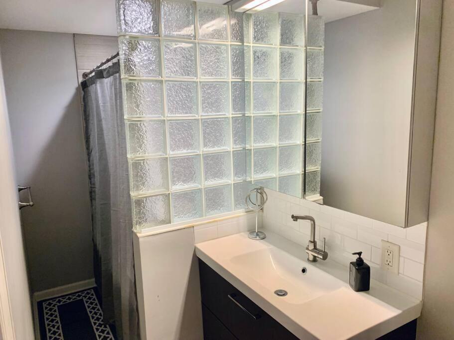 Upscale 2bd/1.5ba Townhome Mins To Jhh & Downtown Apartment Baltimore