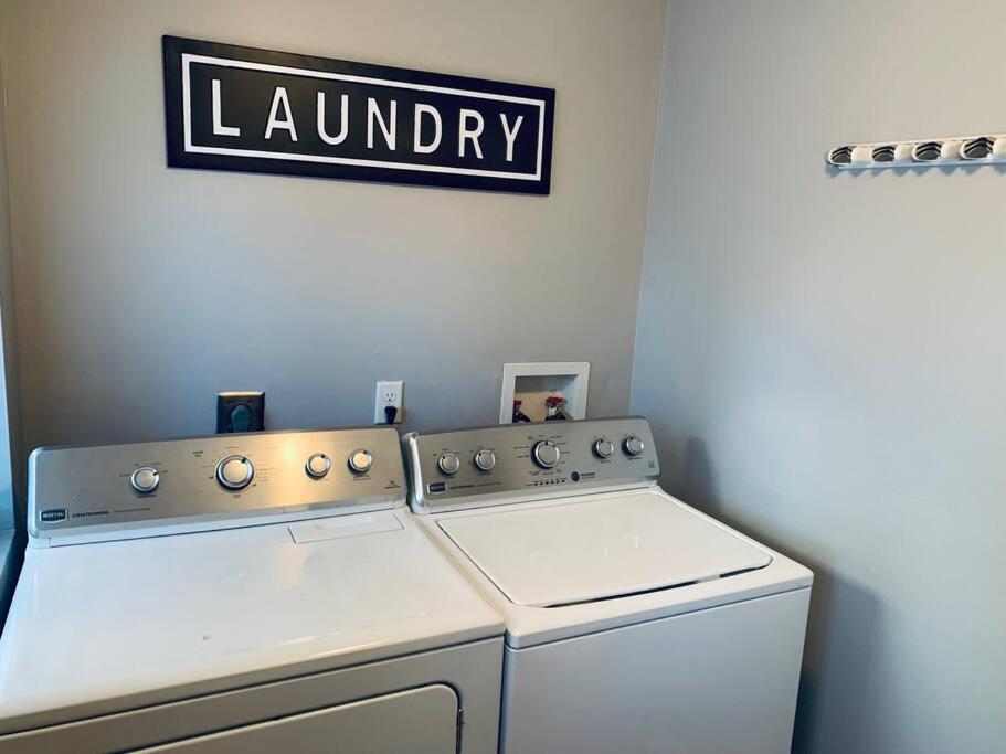 Apartment Upscale 2bd/1.5ba Townhome Mins To Jhh & Downtown *