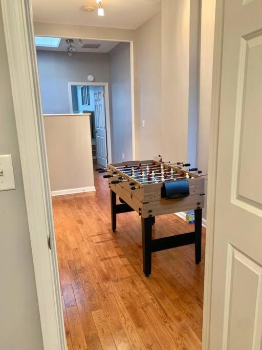 Apartment Upscale 2bd/1.5ba Townhome Mins To Jhh & Downtown Baltimore